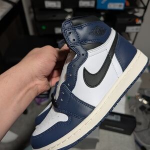 Nike Air Jordan 1 Retro High OG - Midnight Blue and White